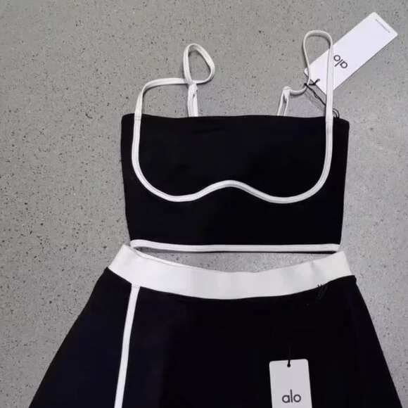 Alo Yoga Airbrush Streamlined Skirt - Black/White - Picture 2 of 5